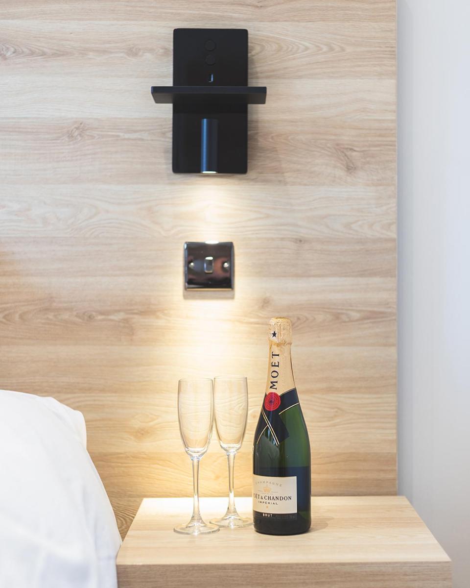 The Barclay Apartment Perth Room photo
